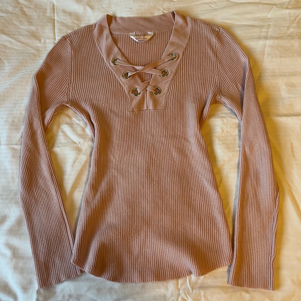 Pink fitted sweater